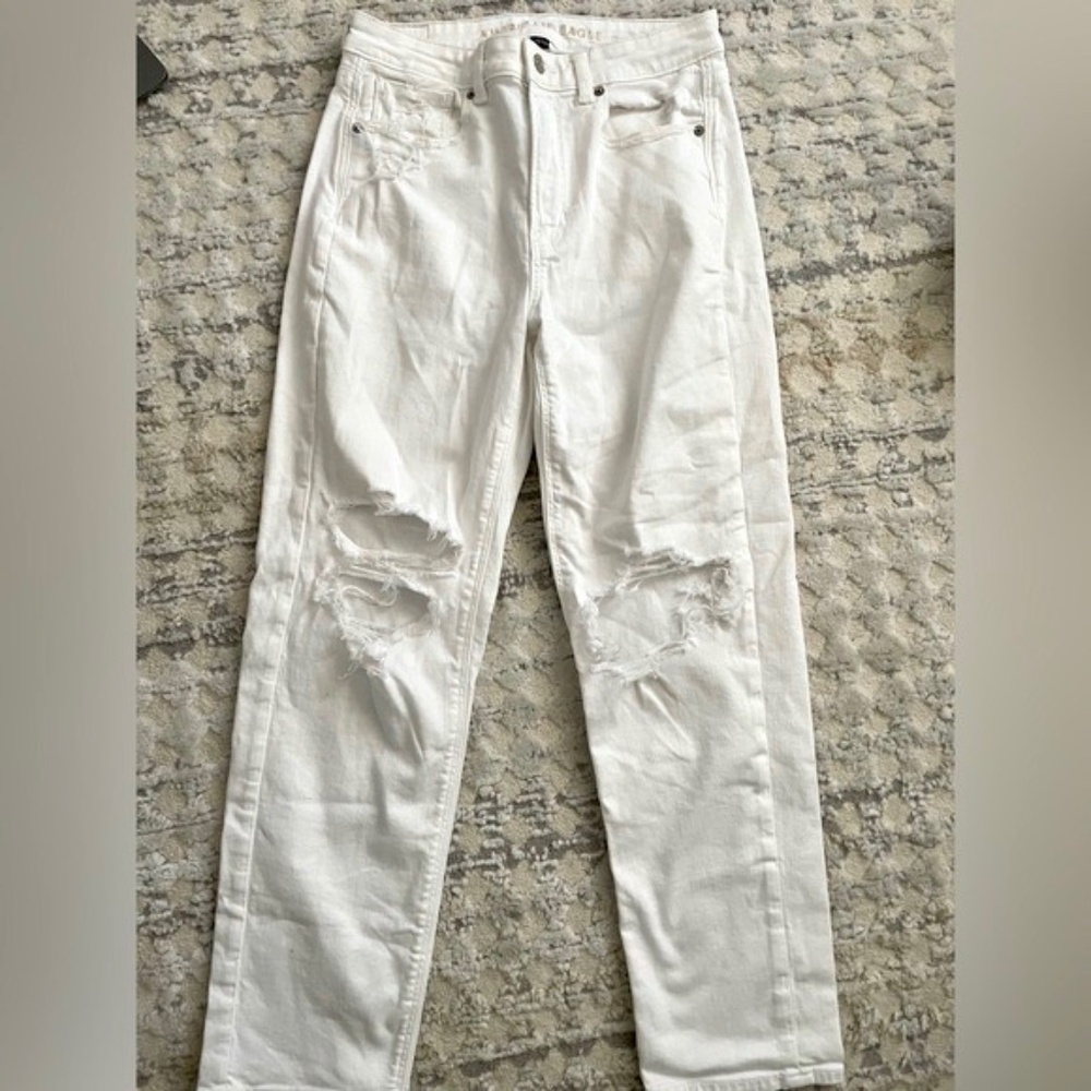 American Eagle Jeans ~ Ripped White Jeans ~ Size 6 ~ LIKE NEW